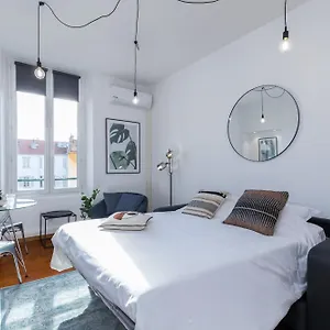  Apartment 7 Medecin - Place Massena - 2p - Lumineux - Climatise