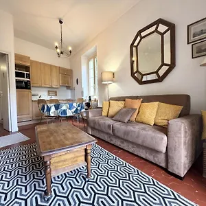  Apartment Riviera: Old Town Charm With Sea View Balcony